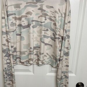 Columbia Beige and Gray Camo Long Sleeve Shirt